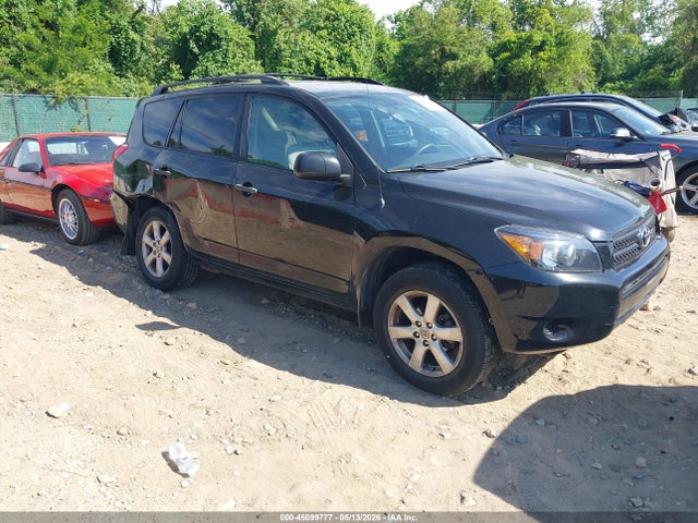 Salvage Toyota RAV4 Image