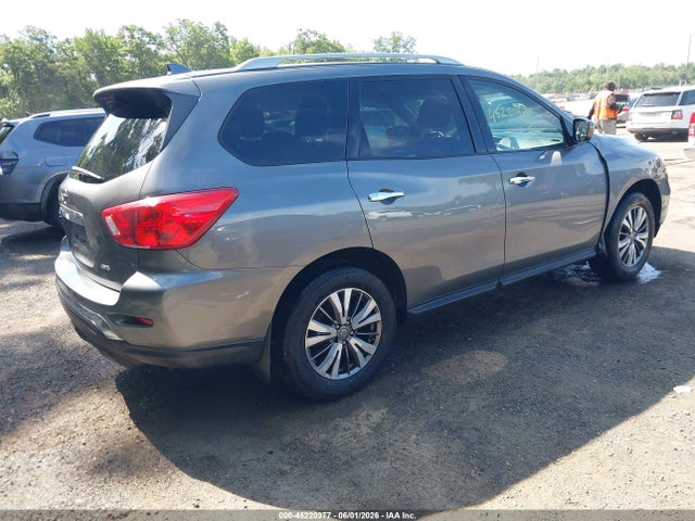 Nissan Pathfinder S