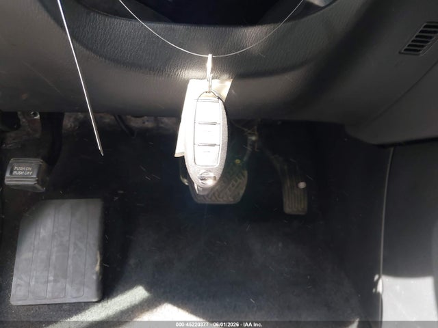 Nissan Pathfinder S