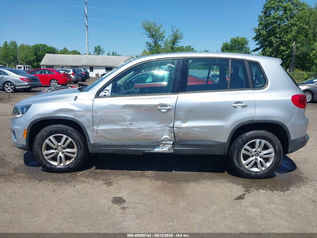 Volkswagen Tiguan S