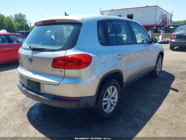 Volkswagen Tiguan S