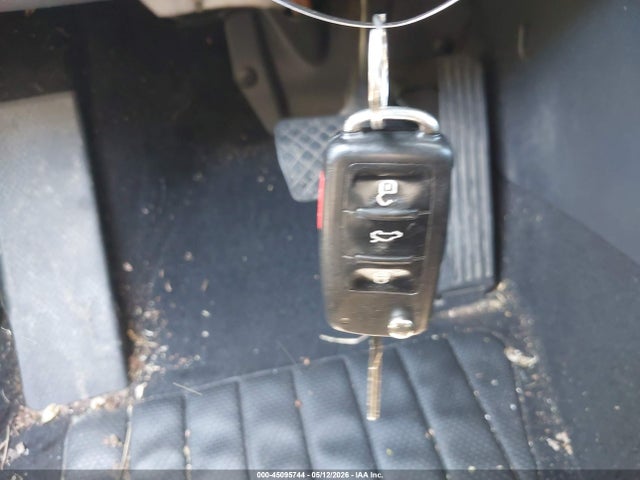 Volkswagen Tiguan S