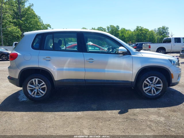 Volkswagen Tiguan S