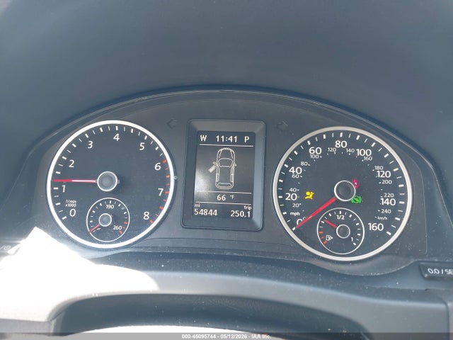Volkswagen Tiguan S