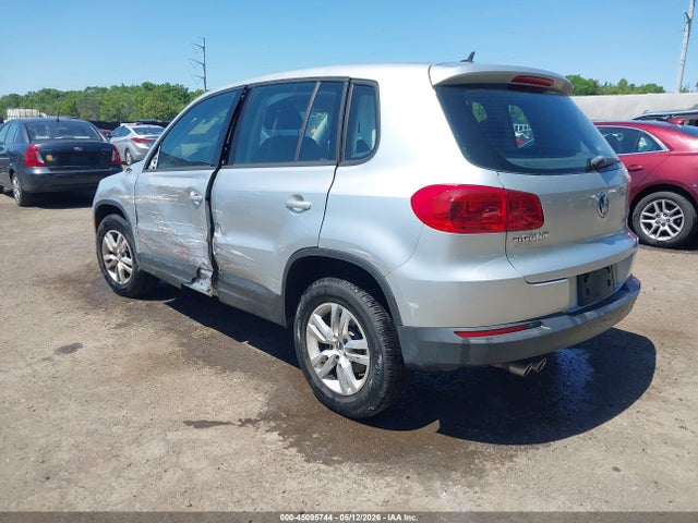 Volkswagen Tiguan S