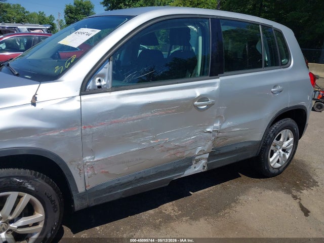 Volkswagen Tiguan S
