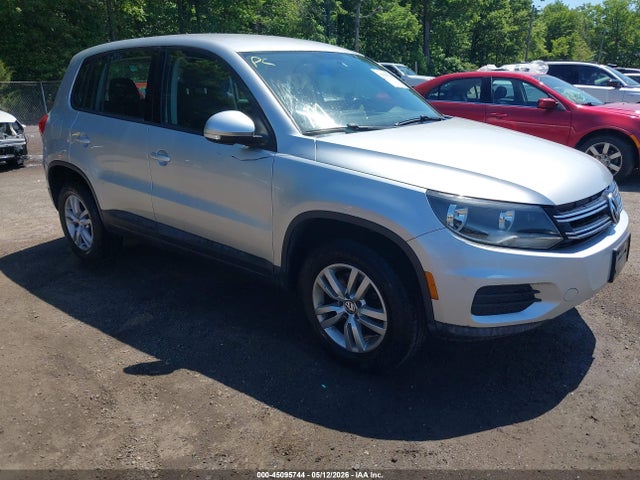 Salvage Volkswagen Tiguan Image