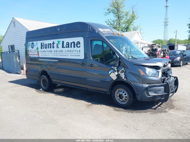 Salvage Ford Transit Image