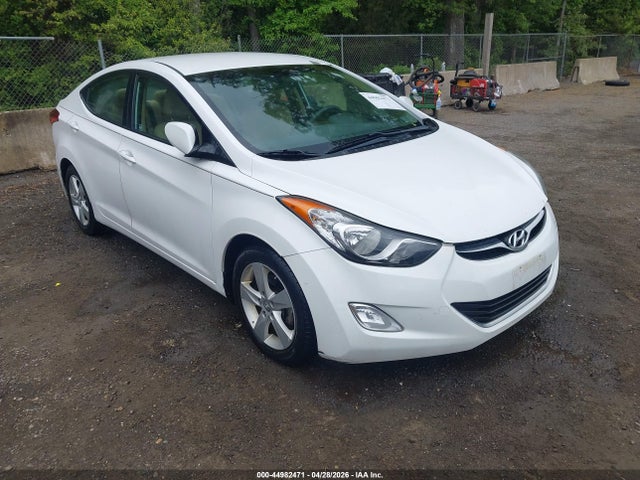 Salvage Hyundai ELANTRA Image