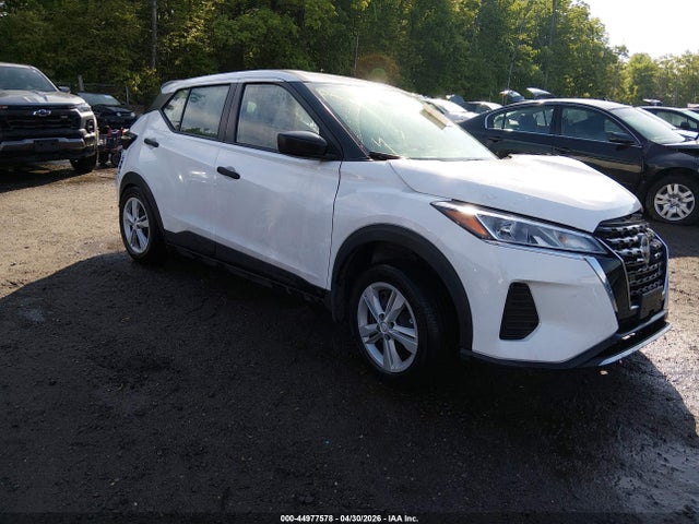 Salvage Nissan Kicks Image