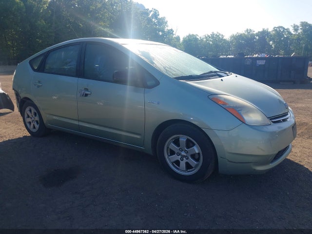 Salvage Toyota Prius Image
