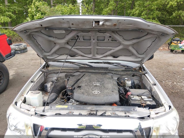 Toyota Tacoma Base V6