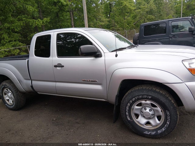 Toyota Tacoma Base V6