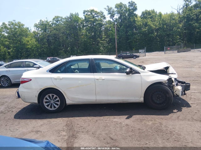Toyota Camry Le