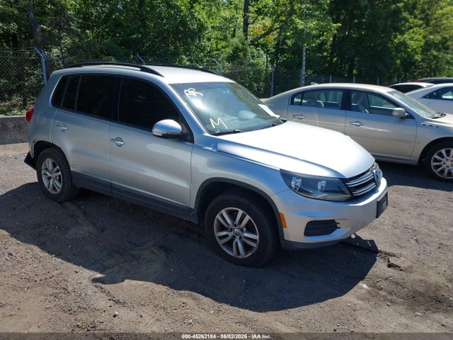 Salvage Volkswagen Tiguan Image