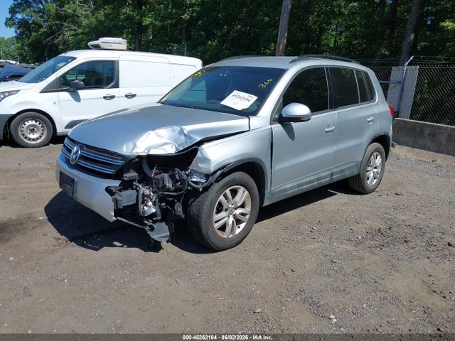 Volkswagen Tiguan S