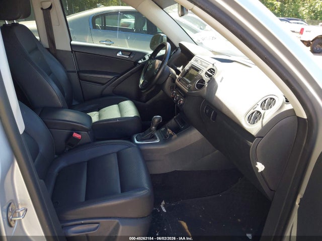Volkswagen Tiguan S