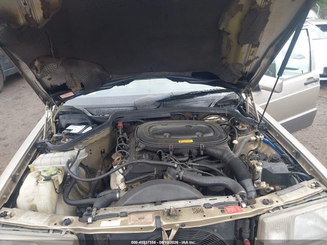 Mercedes-Benz 190 E 2.3