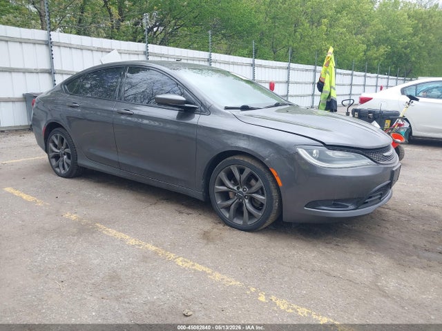 Salvage Chrysler 200 Image