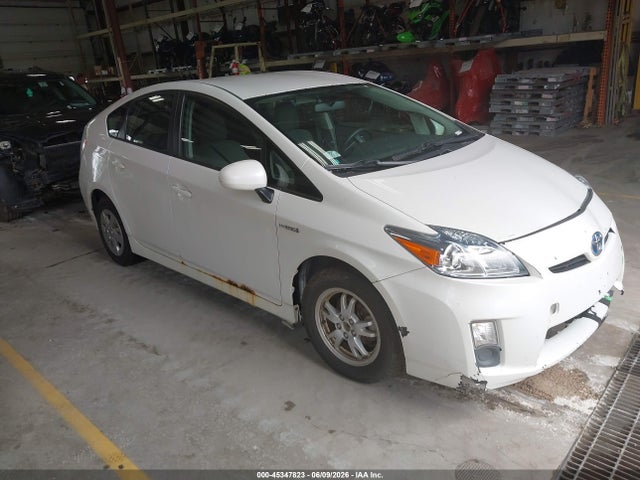 Salvage Toyota Prius Image