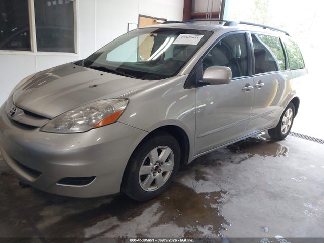 Toyota Sienna Xle
