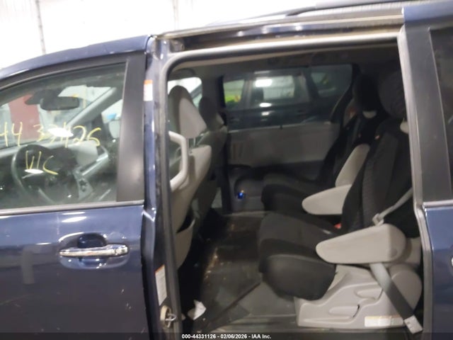 Toyota Sienna Le