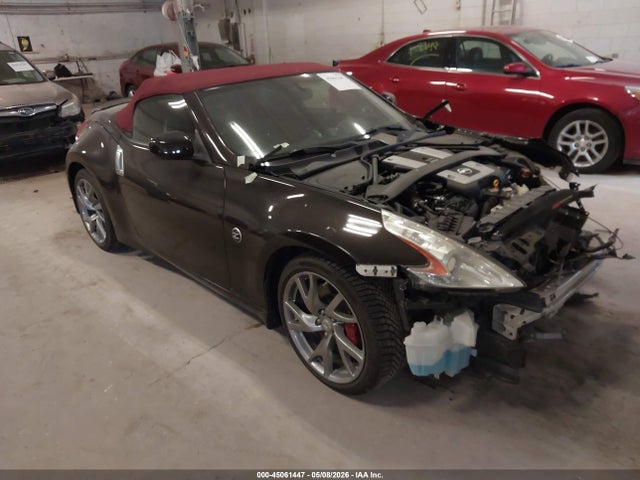 Salvage Nissan 370Z Image
