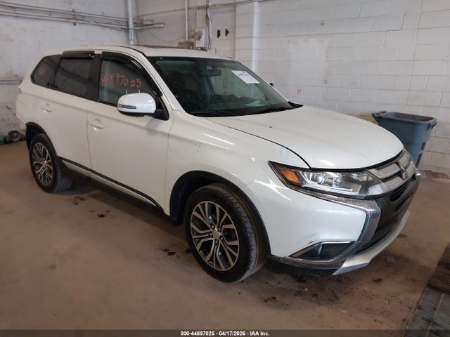 Salvage Mitsubishi Outlander Image