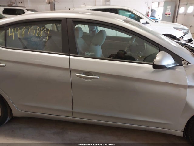 Hyundai ELANTRA Sel