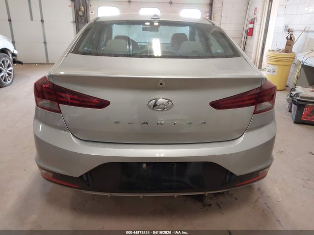 Hyundai ELANTRA Sel