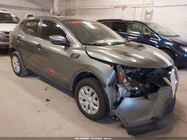 Salvage Nissan Rogue Image
