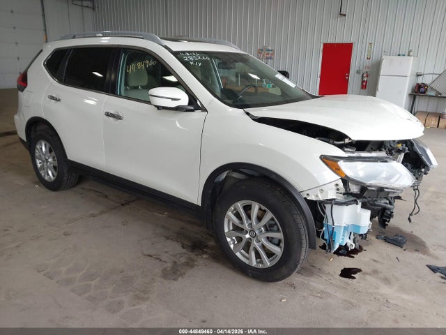 Salvage Nissan Rogue Image