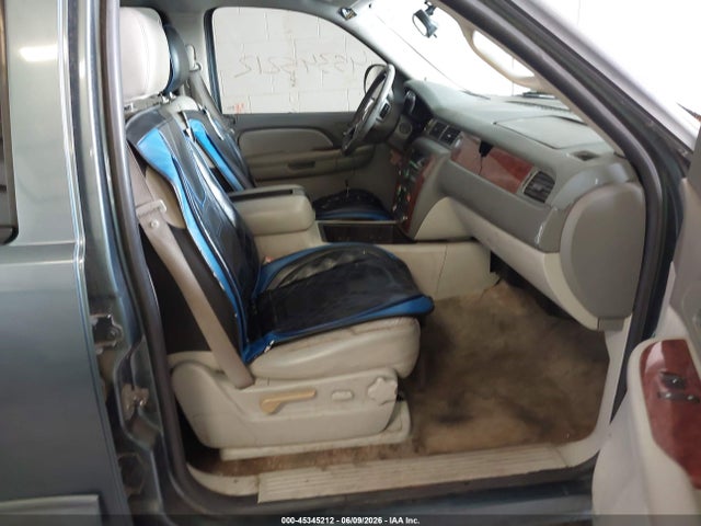 Chevrolet Suburban 1500 Lt2