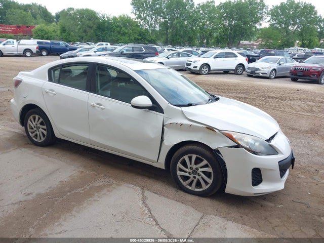 Salvage Mazda Mazda3 Image