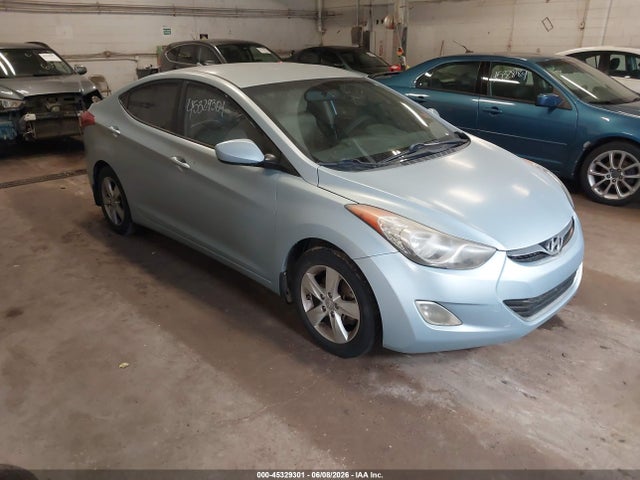 Salvage Hyundai ELANTRA Image