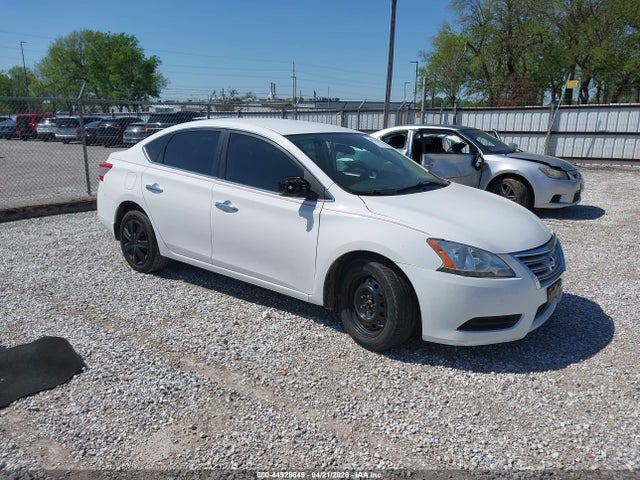 Salvage Nissan Sentra Image