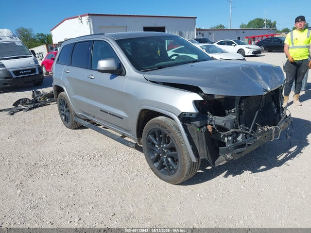 Salvage Jeep Grand Cherokee Image