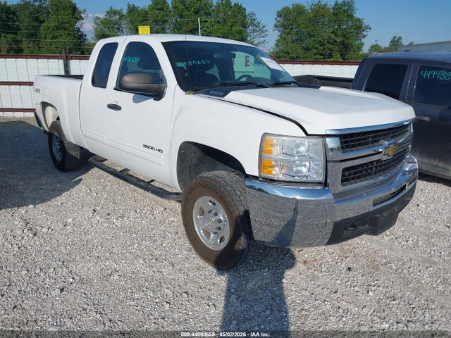Salvage Chevrolet Silverado 2500 Image