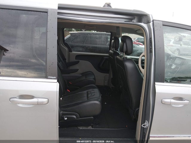 Chrysler Town & Country Touring