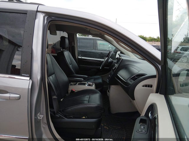 Chrysler Town & Country Touring