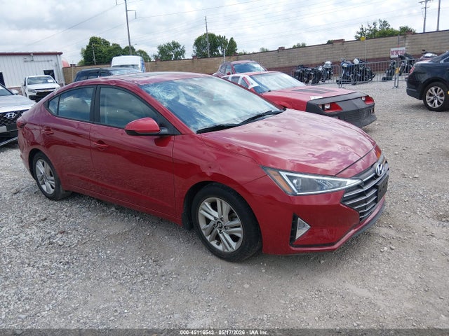 Salvage Hyundai ELANTRA Image