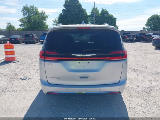 Chrysler Pacifica Touring L