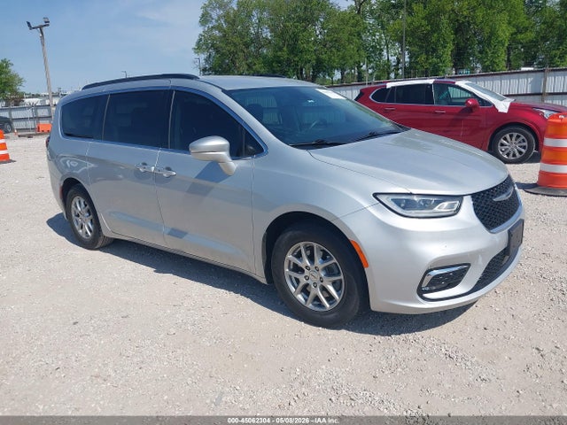 Salvage Chrysler Pacifica Image
