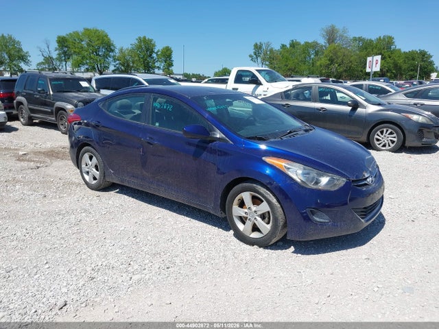 Salvage Hyundai ELANTRA Image