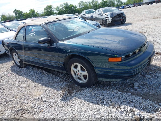 Salvage Oldsmobile Cutlass Supreme Image