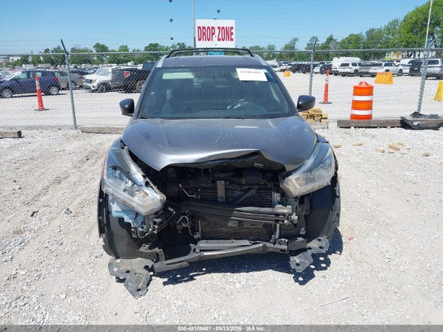 Nissan Kicks S