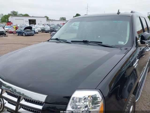 Cadillac Escalade Standard