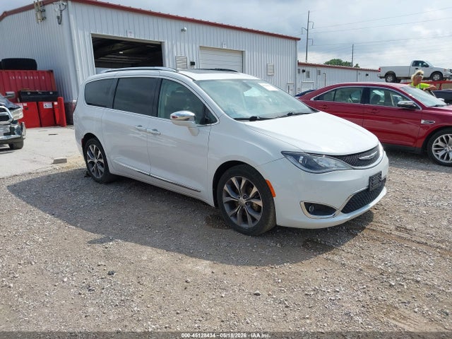 Salvage Chrysler Pacifica Image