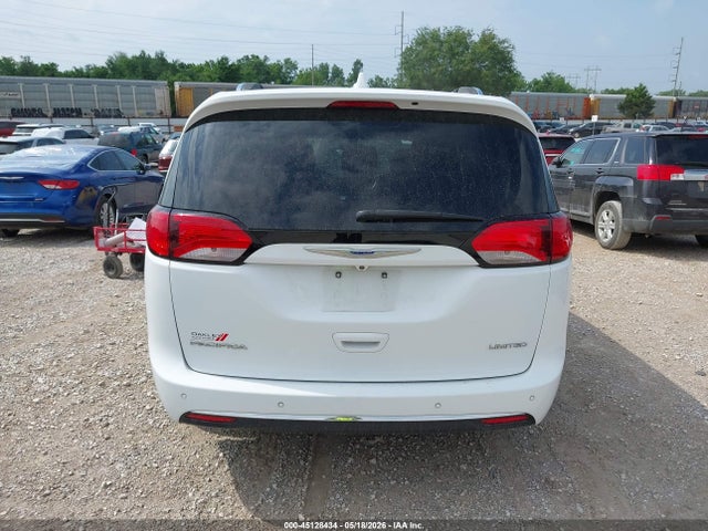 Chrysler Pacifica Limited