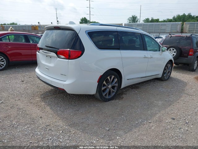 Chrysler Pacifica Limited